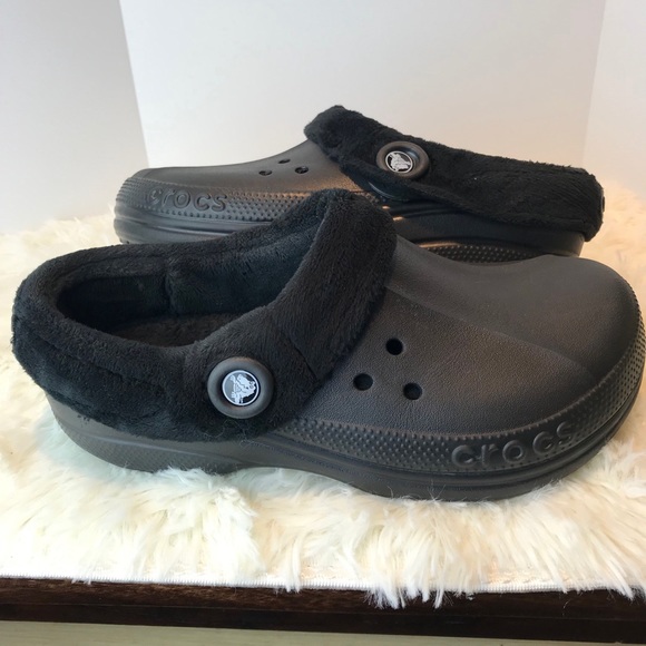 mens black crocs with fur